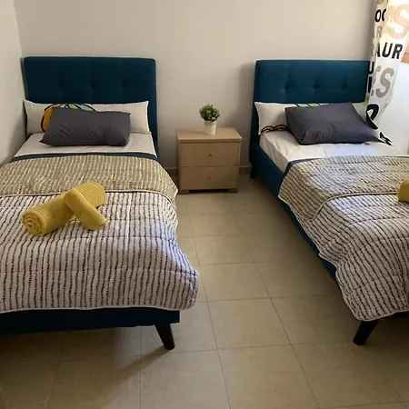 Guedin Ii Sea Side Maisonette *